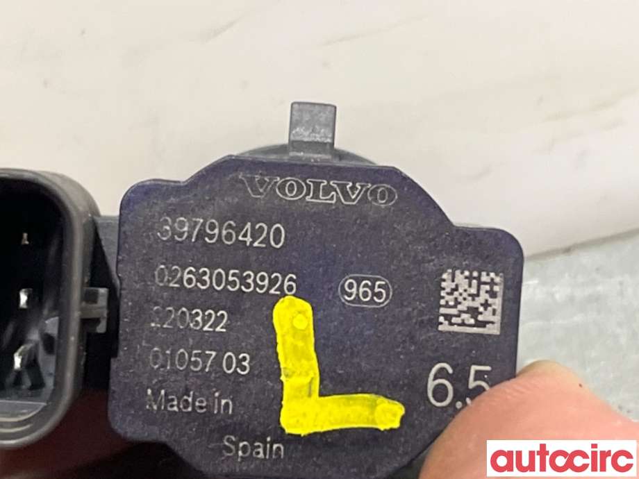 Parkeringssensor foran til Volvo C40 Recharge 2021-2024  (VOLVO|32271066|0263053926|39796420)