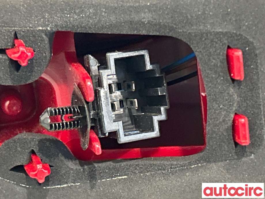 Baklykt venstre til Audi Q5 2008-2012 (Type I, Fase 1)  (AUDI|8R0945093A)