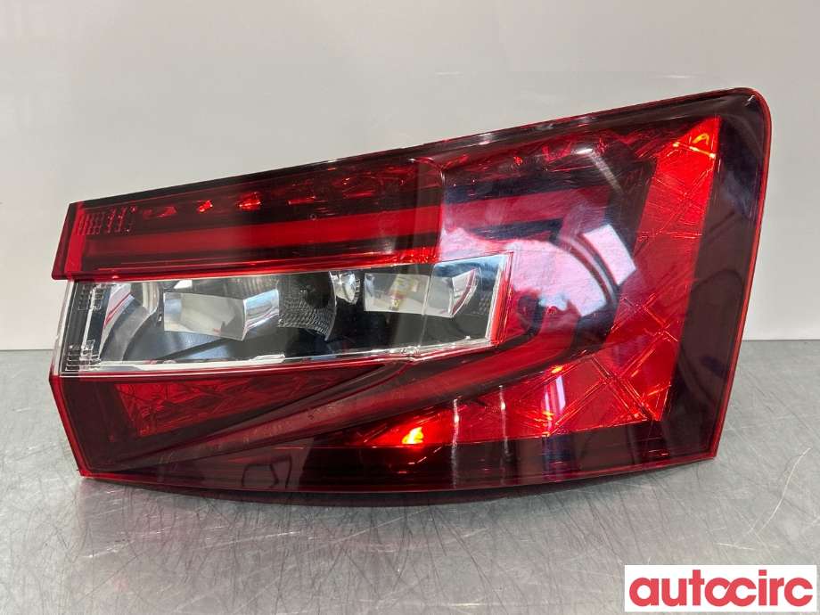 Baklykt høyre til Škoda Superb, 2015-->> (Type III)  (SKODA|3V9945208)