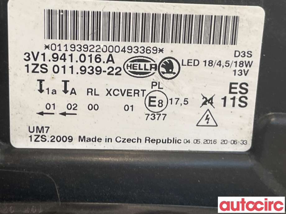 Frontlykt høyre halogen til Škoda Superb 2015-->> (Type III) (SKODA|3V1941018A|3V1941016A)