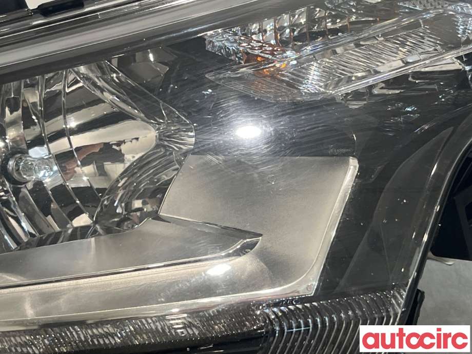 Frontlykt høyre halogen til Mitsubishi Outlander 2015-->> (Type III, Fase 2)  (MITSUBISHI|8301C854|)