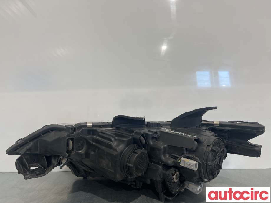 Frontlykt høyre halogen til Mitsubishi Outlander 2015-->> (Type III, Fase 2)  (MITSUBISHI|8301C854|)