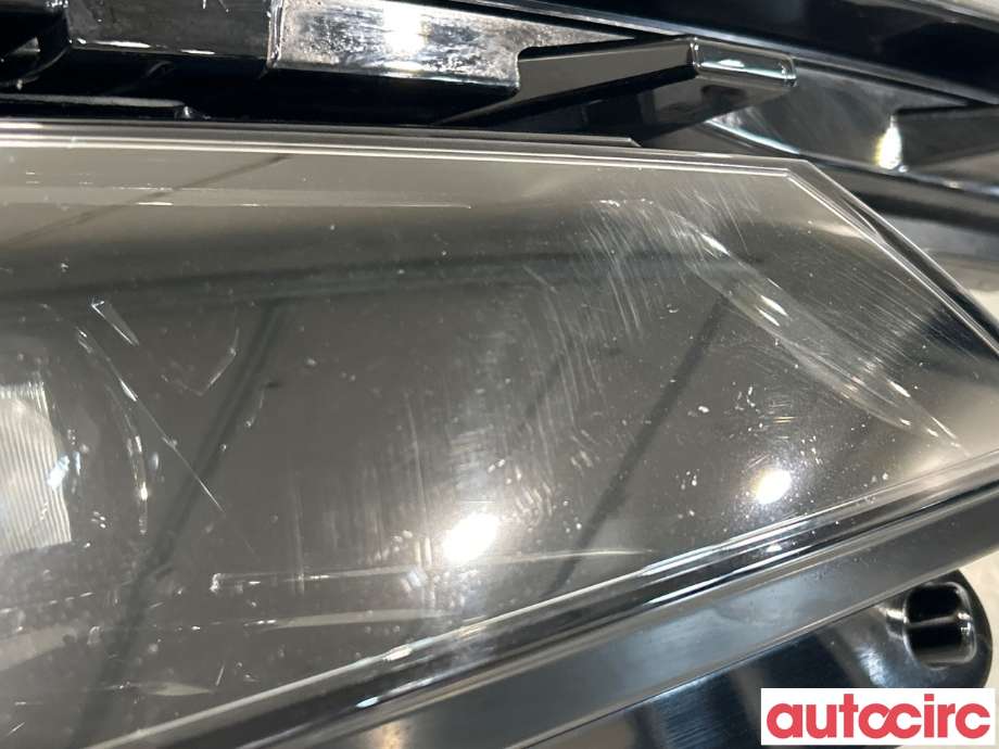 Frontlykt høyre halogen til Škoda Kodiaq 2017-->>  (SKODA|566941016H|566941016F)