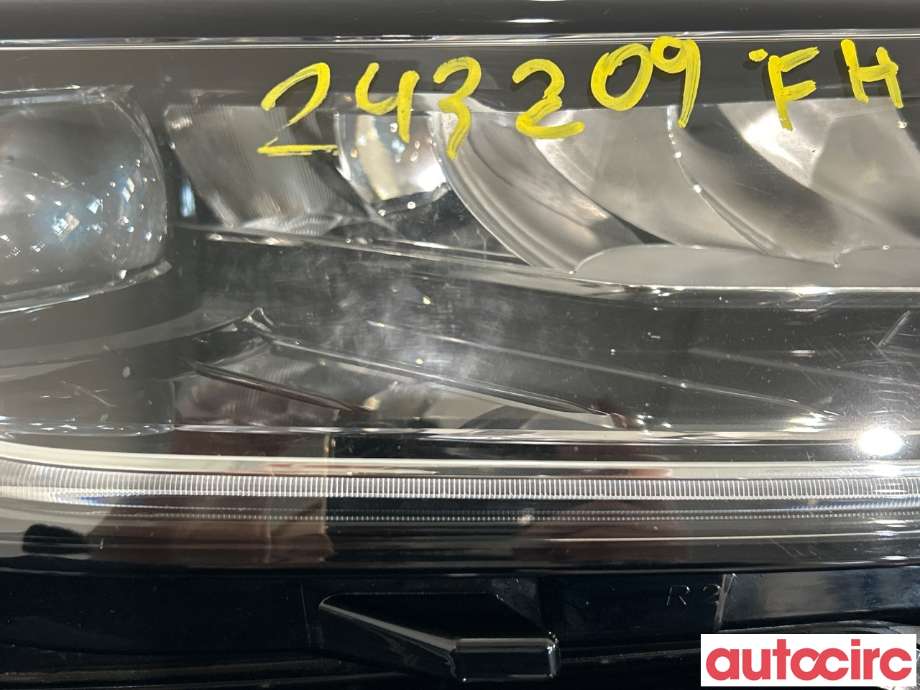 Frontlykt høyre halogen til Škoda Kodiaq 2017-->>  (SKODA|566941016H|566941016F)