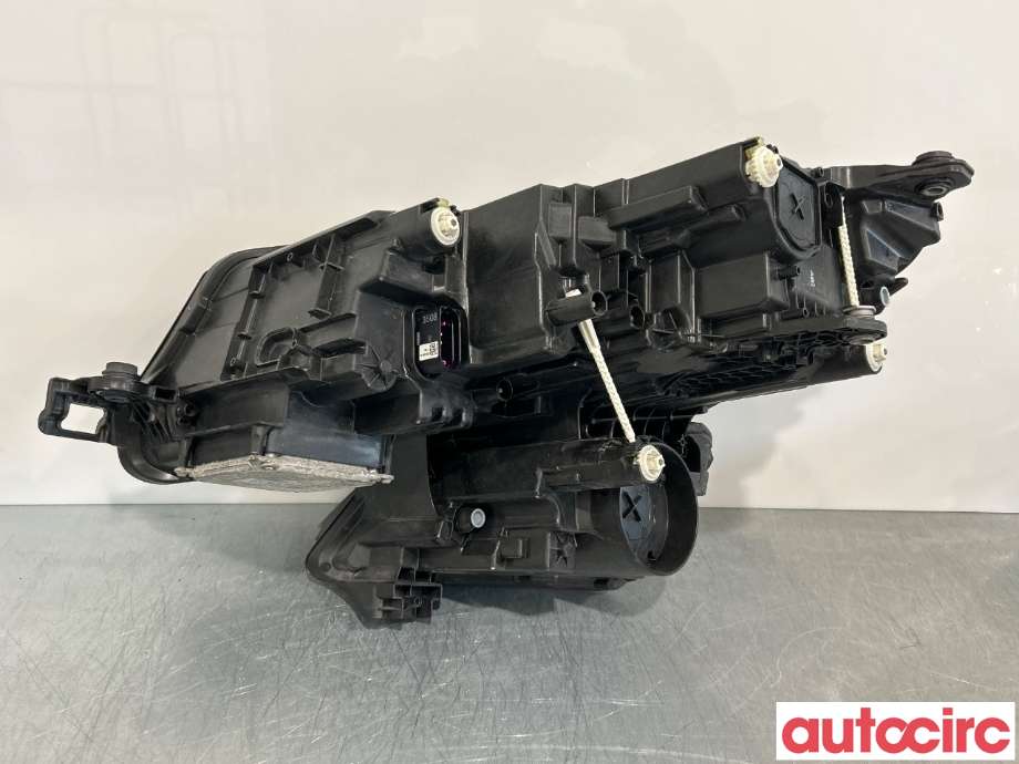 Frontlykt høyre halogen til Škoda Kodiaq 2017-->>  (SKODA|566941016H|566941016F)