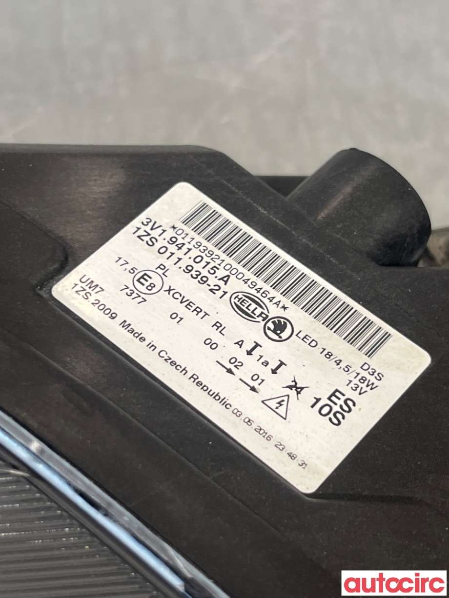 Frontlykt venstre halogen til Škoda Superb 2015-->> (Type III)  (SKODA|3V1941017A|1ZS011939-21|3V1941015A)