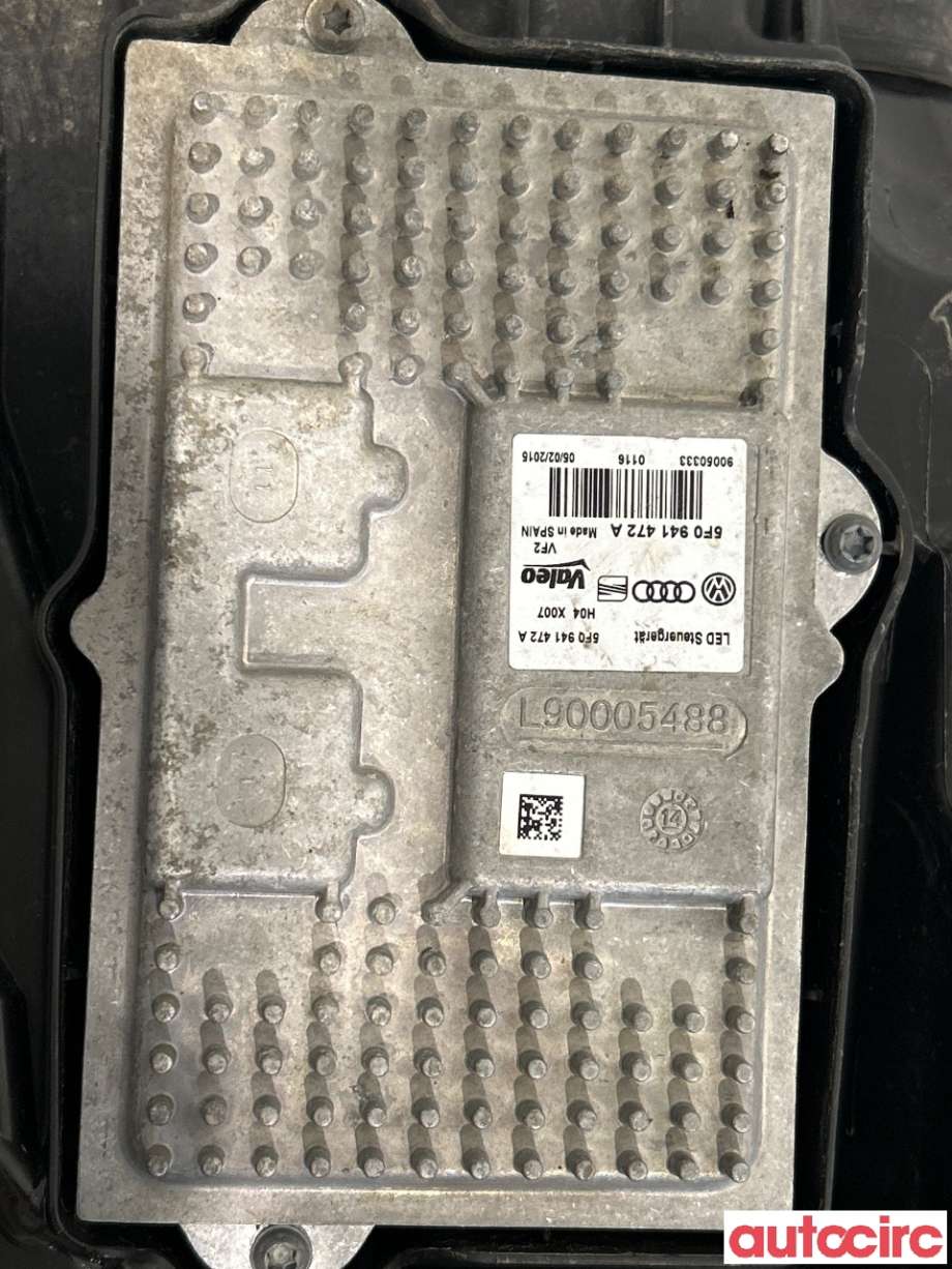 Frontlykt venstre halogen til VW e-Golf 2014-2017 (Fase 1)  (VOLKSWAGEN|5GE941773|5GE941035)
