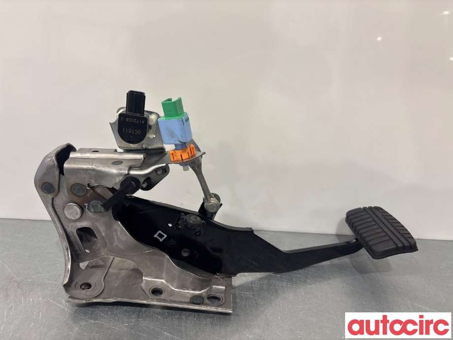 Pedal gass/brems/clutch til Mitsubishi Outlander 2015-->> (Type III, Fase 2)  (MITSUBISHI|4620A354|)