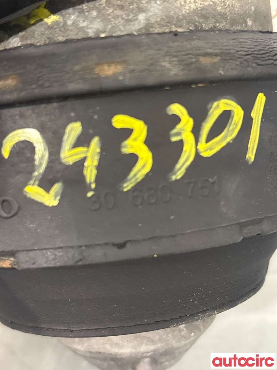 Motorfeste til Volvo XC70 2005-2007 (Type I, Fase 2)  (VOLVO|30680751|)
