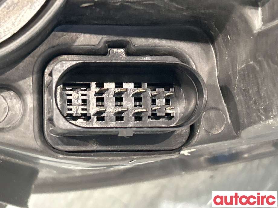 Frontlykt høyre halogen til Ford C-Max 2010-2015 (Type II, Fase 1)  (FORD|1801884|AM5113D154AE)