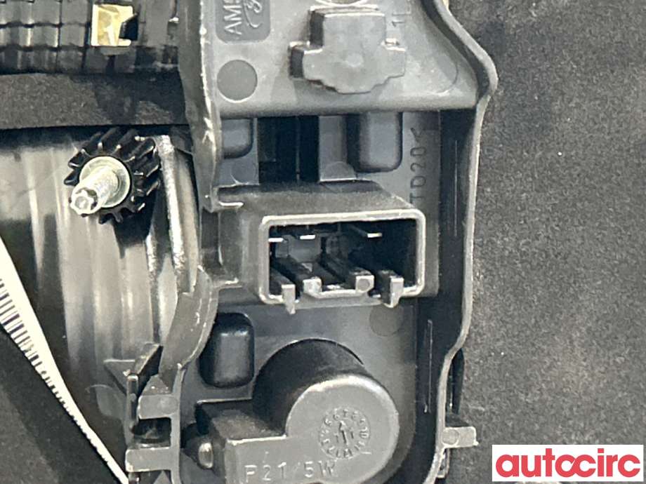 Baklykt venstre indre til Ford C-Max 2010-2015 (Type II, Fase 1) (FORD|1767544|AM5113A603BE)