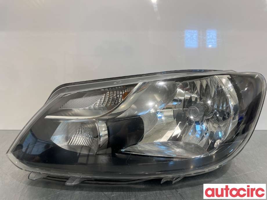 Frontlykt venstre halogen til VW Caddy, 2010-2015 (Type III, Fase 2)  (VOLKSWAGEN|2K5941005A)