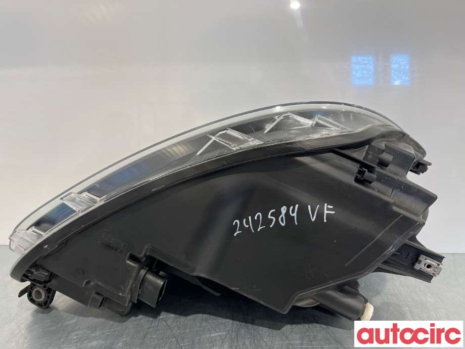 Frontlykt venstre halogen til VW Caddy 2010-2015 (Type III, Fase 2)  (VOLKSWAGEN|2K5941005A)