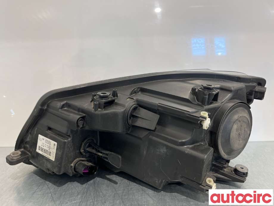 Frontlykt høyre halogen til VW Caddy 2010-2015 (Type III, Fase 2) (VOLKSWAGEN|2K5941006A)