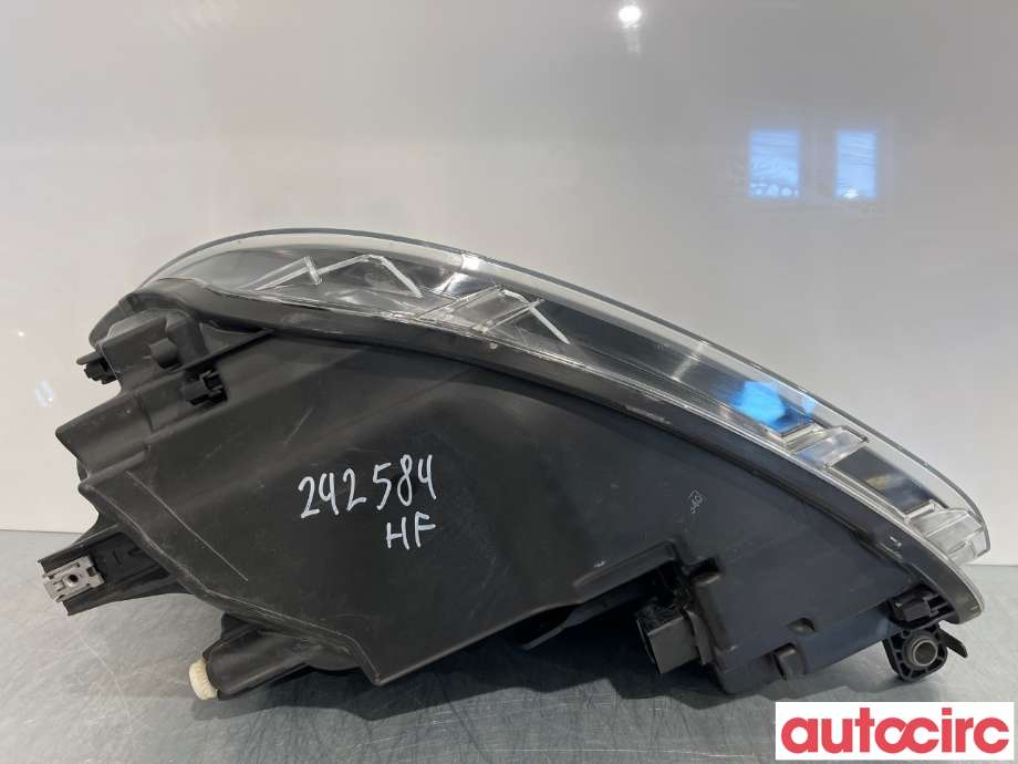 Frontlykt høyre halogen til VW Caddy 2010-2015 (Type III, Fase 2) (VOLKSWAGEN|2K5941006A)