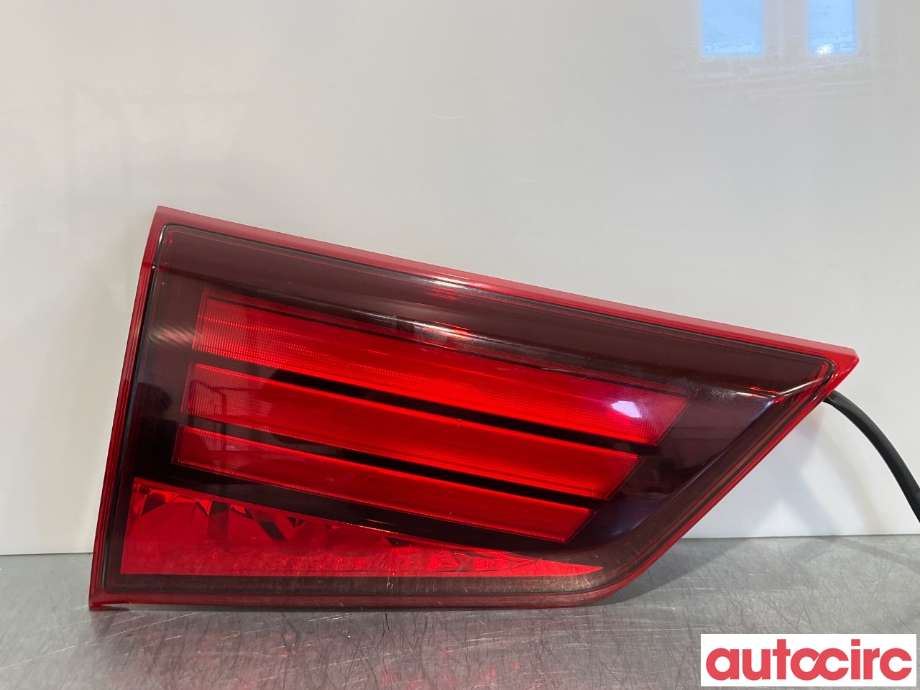 Baklykt venstre indre til Mitsubishi Outlander, 2015-->> (Type III, Fase 2)  (MITSUBISHI|8331A179)