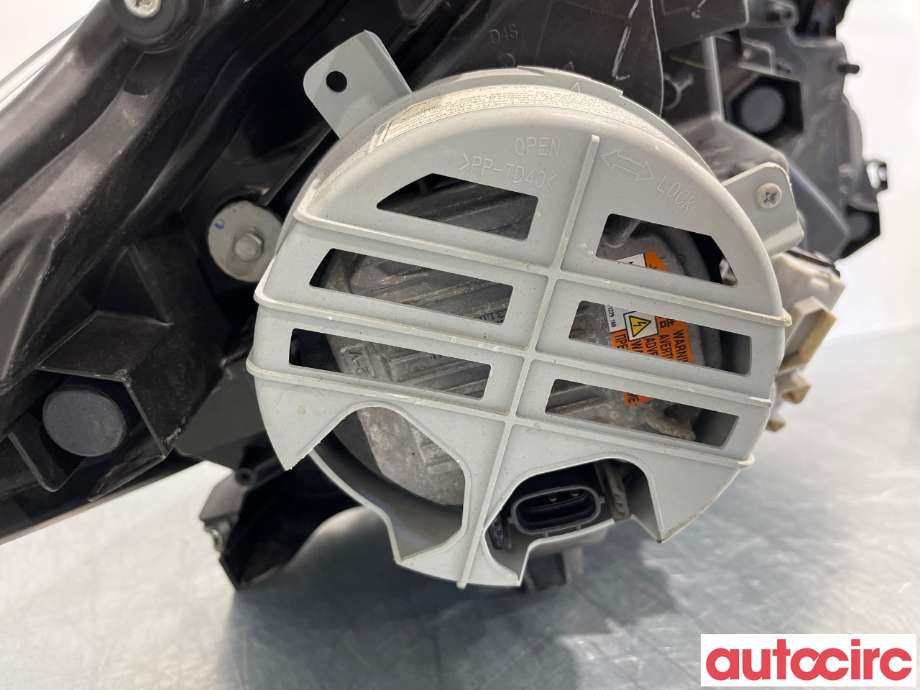 Frontlykt venstre halogen til Suzuki SX4 S-CROSS 2013-->> (Type II)  (SUZUKI|35320-61MA)