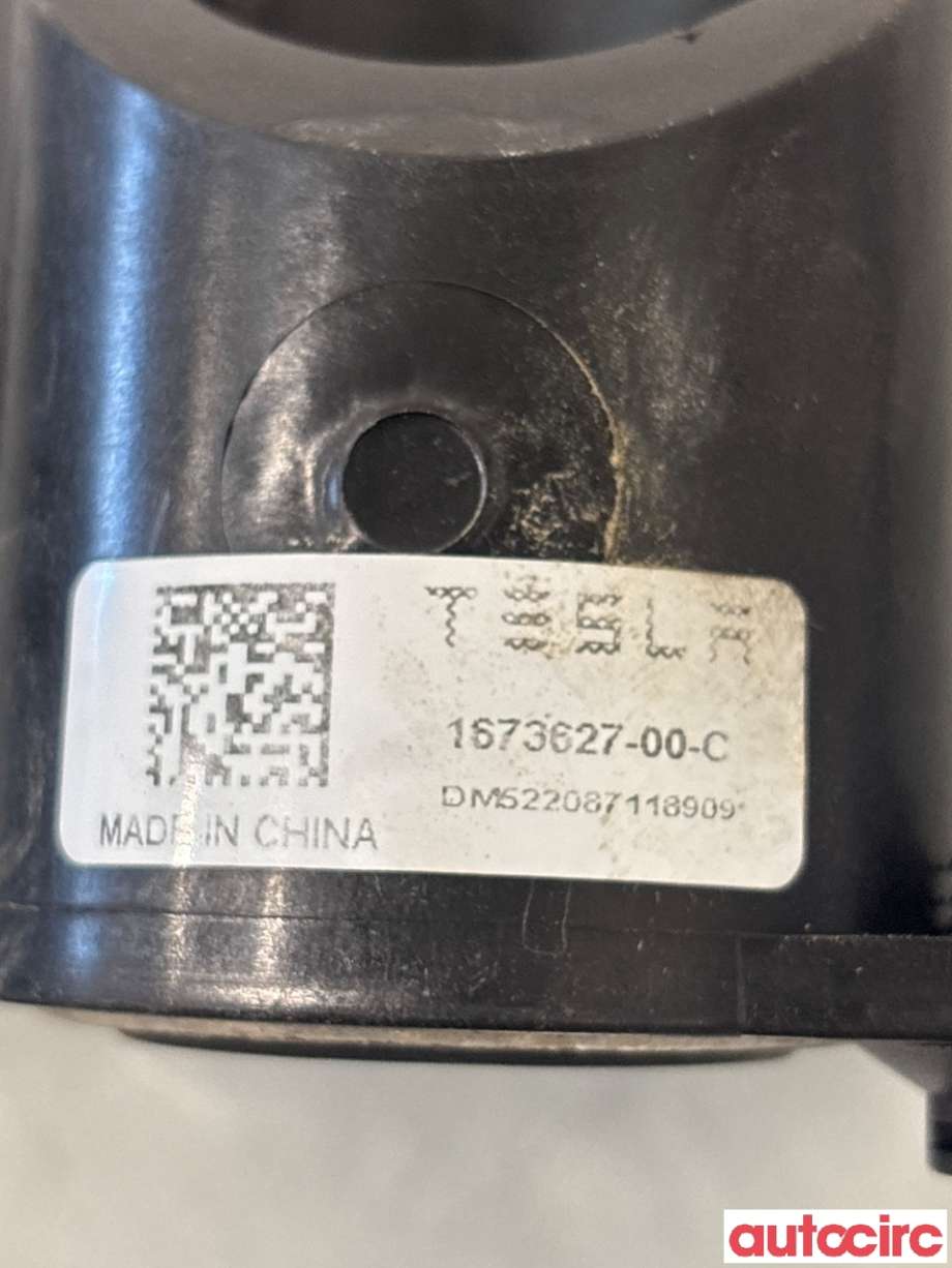 Diverse deler til Tesla Model Y 2021-2024 (Type I)  (TESLA|1673627-00-C||1667014-00-B)