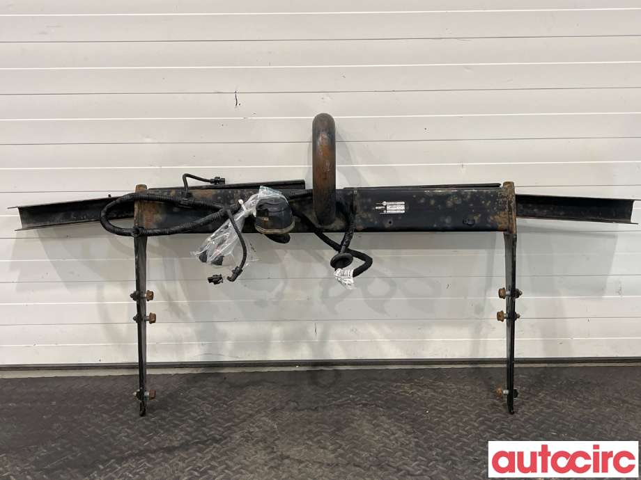 Hengerfeste til VW Transporter / Caravelle 2015-2019 (T6) (T6) (VOLKSWAGEN|7H0092101B|321646|7H0803881H)