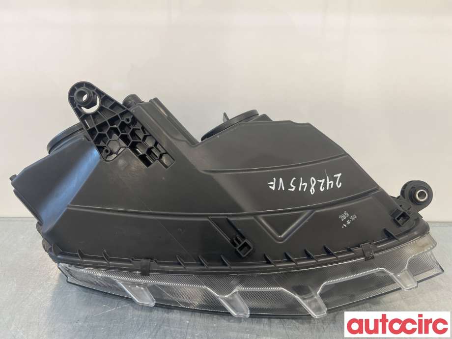 Frontlykt venstre halogen til Škoda Octavia 2013-2016 (Type III, Fase 1)  (SKODA|5E1941017|030127220100|5E1941015)