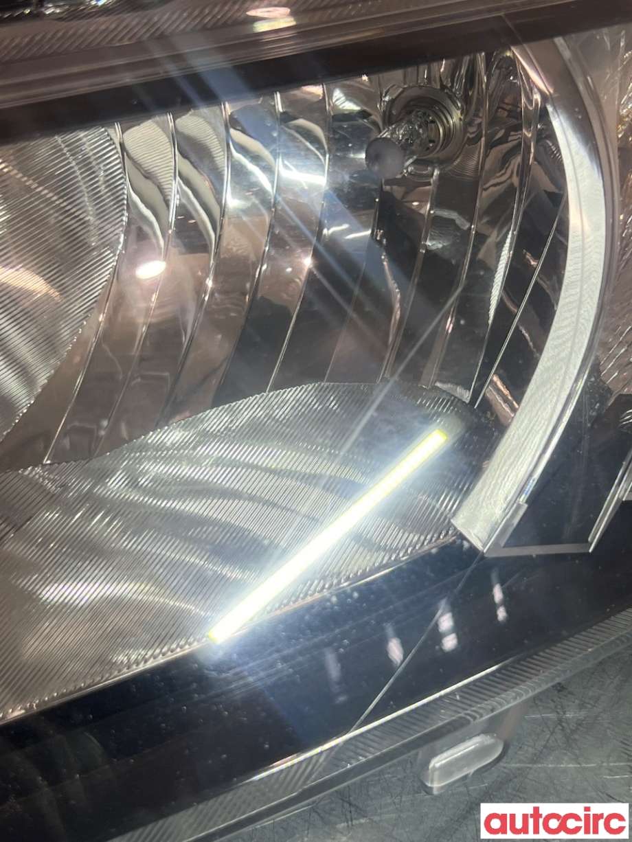 Frontlykt venstre halogen til Škoda Octavia 2013-2016 (Type III, Fase 1)  (SKODA|5E1941017|030127220100|5E1941015)