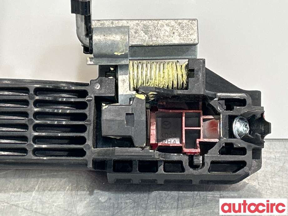 Dørhåndtak utv høyre foran til Mazda CX-5 2012-2017 (Type I)  (MAZDA|KD475841XG|KD475841XG62|)