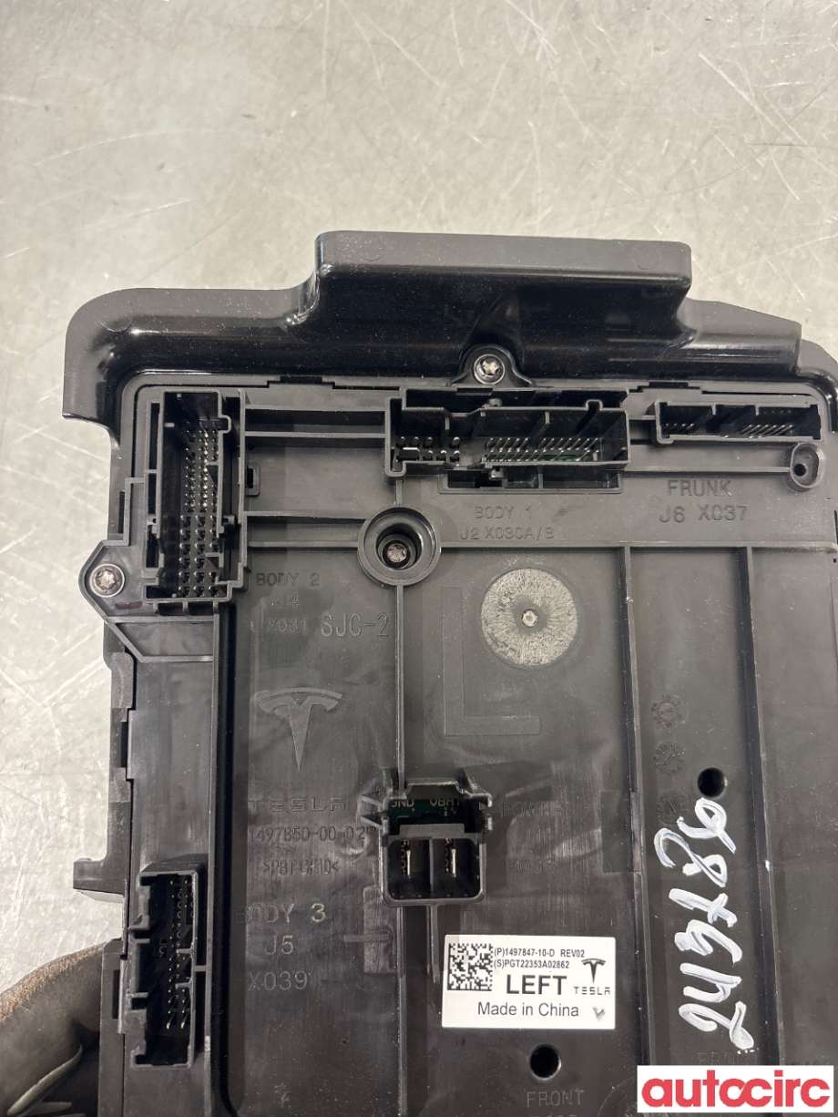 Styreenhet comfort (BCM) til Tesla Model Y 2021-2024 (Type I)  (TESLA|1497847-10-D|)