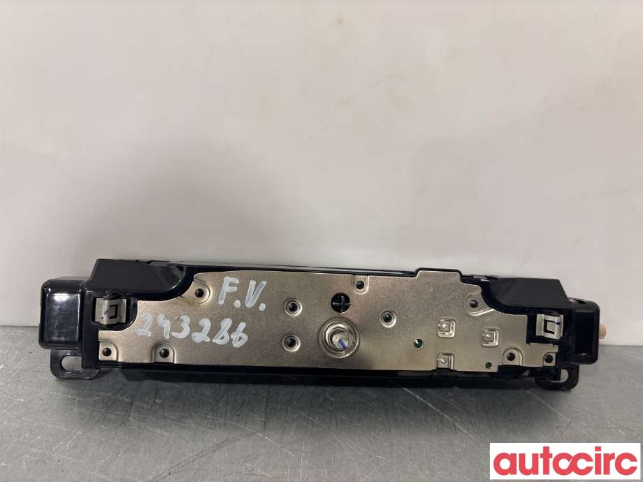 Diverse deler til Tesla Model Y 2021-2024 (Type I)  (TESLA|1585601-00-E|)