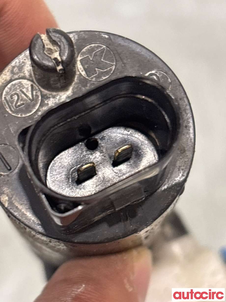 Spylerpumpe foran til Mercedes Vito 2014-->> (W447) (W447) (MERCEDES|A0008690400|)