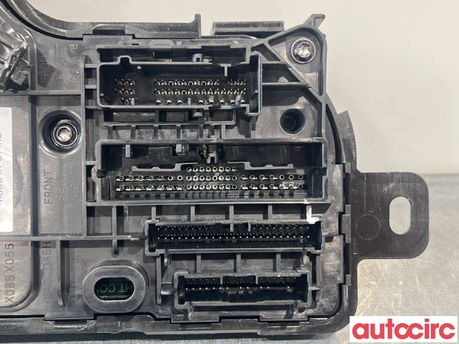 Styreenhet diverse til Tesla Model Y 2021-2024 (Type I)  (TESLA|1657650-00-C|)