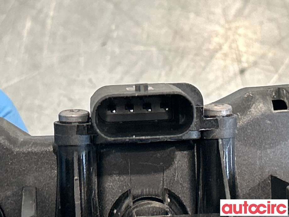 Dørhåndtak utv høyre foran til Tesla Model Y 2021-2024 (Type I) (TESLA|1528115-00-D|)