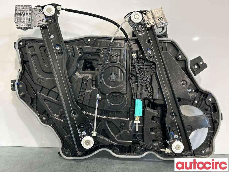 Ruteheis til Tesla Model Y, 2021-2024 (Type I)  (TESLA|1526801-00-C)