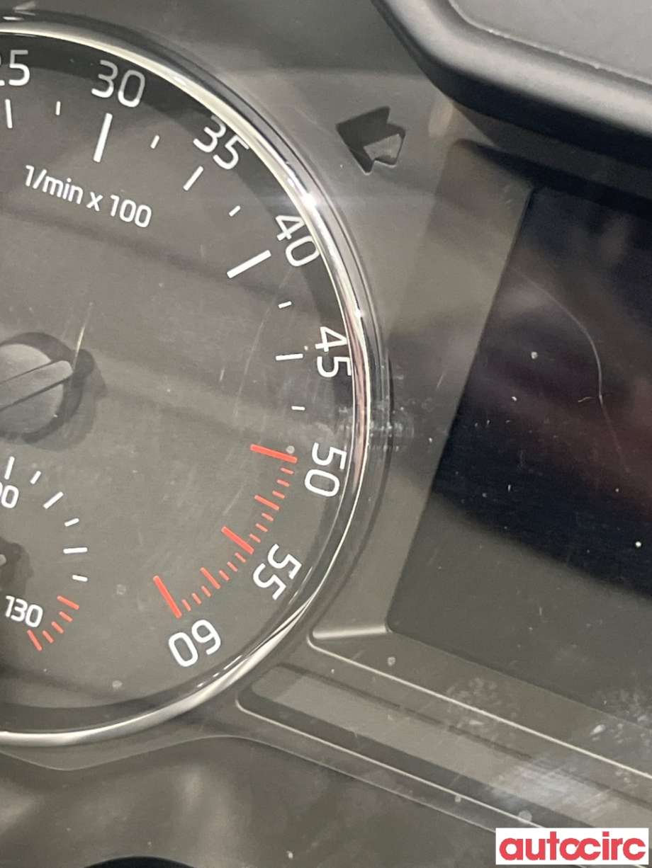 Instrumentpanel til Škoda Octavia 2013-2016 (Type III, Fase 1)  (SKODA|5E0920751|)