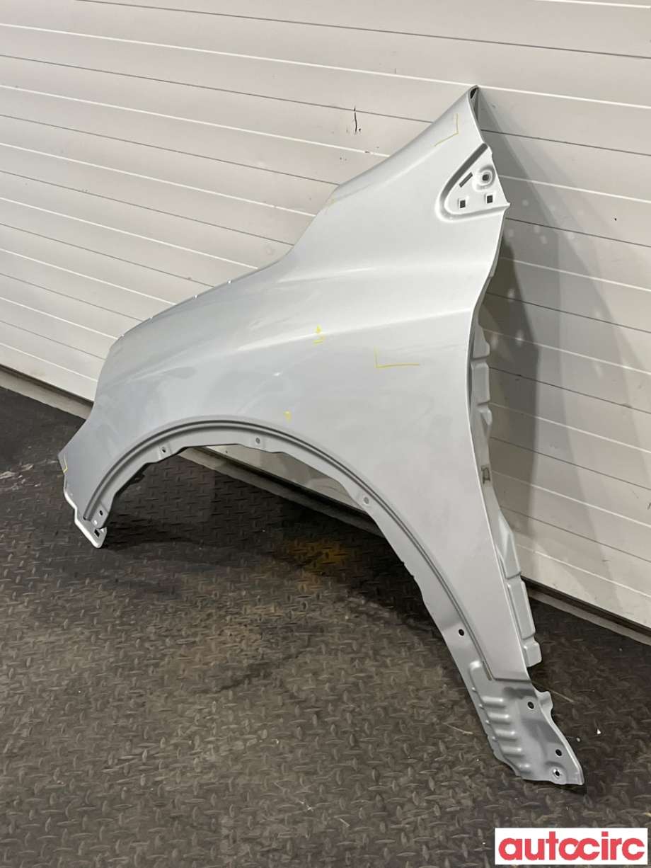 Skjerm venstre foran til Suzuki SX4 S-CROSS 2013-->> (Type II)  (SUZUKI|57711-61M10|)