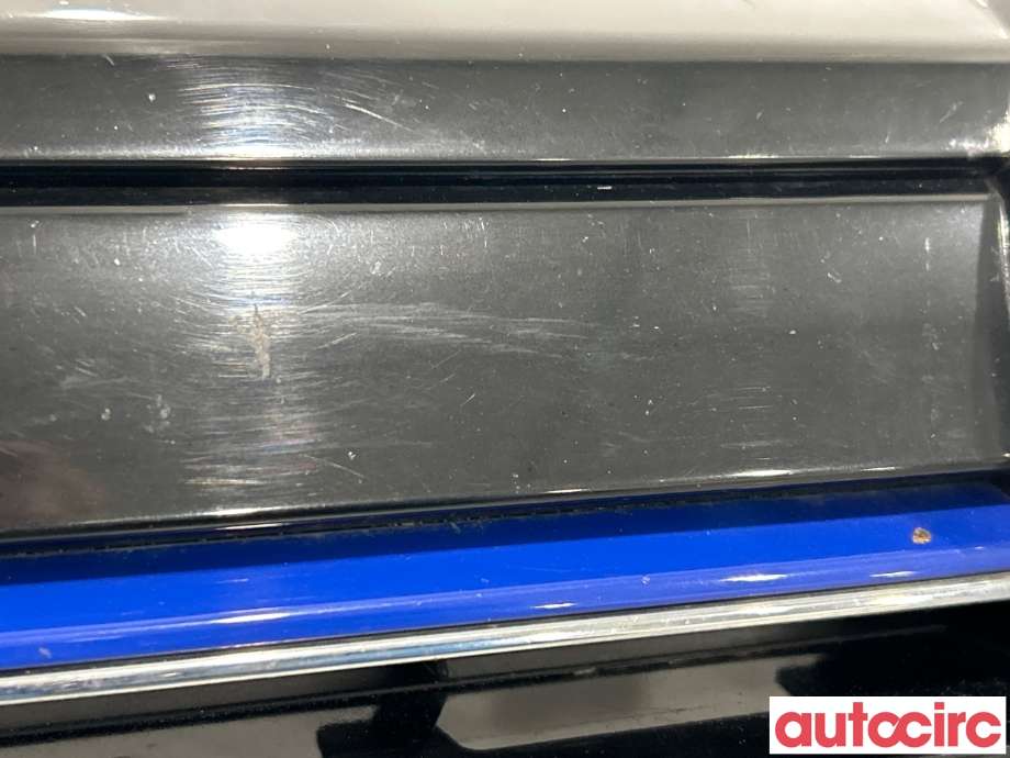 Grill til VW e-Golf 2014-2017 (Fase 1)  (VOLKSWAGEN|5GE853651|)