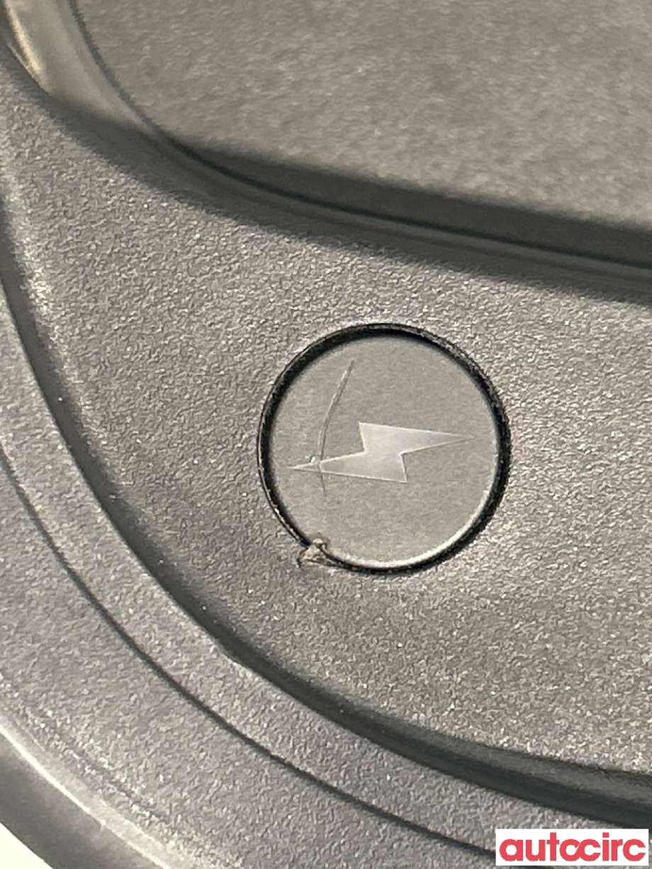 Batterilader inntak/luke til Volvo EX30 2023-->> (VOLVO|80000975||80000978)