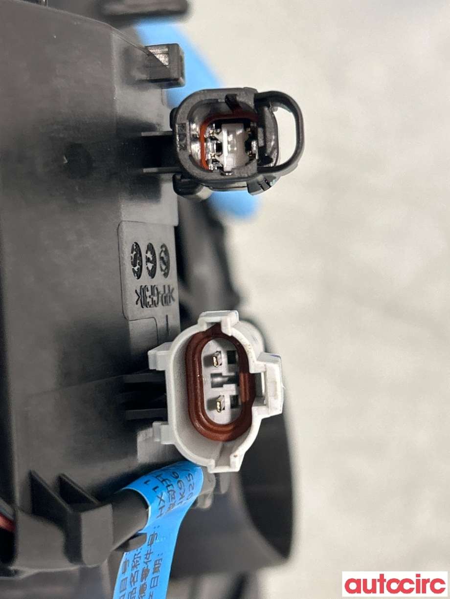 Batterilader inntak/luke til Volvo EX30 2023-->> (VOLVO|80000975||80000978)