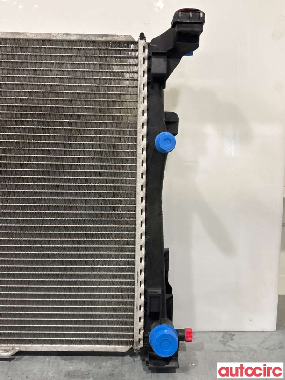 Radiator (manuell gir) til Mercedes A-Klasse 2012-2018 (W176) (W176) (MERCEDES|A2465001203|)