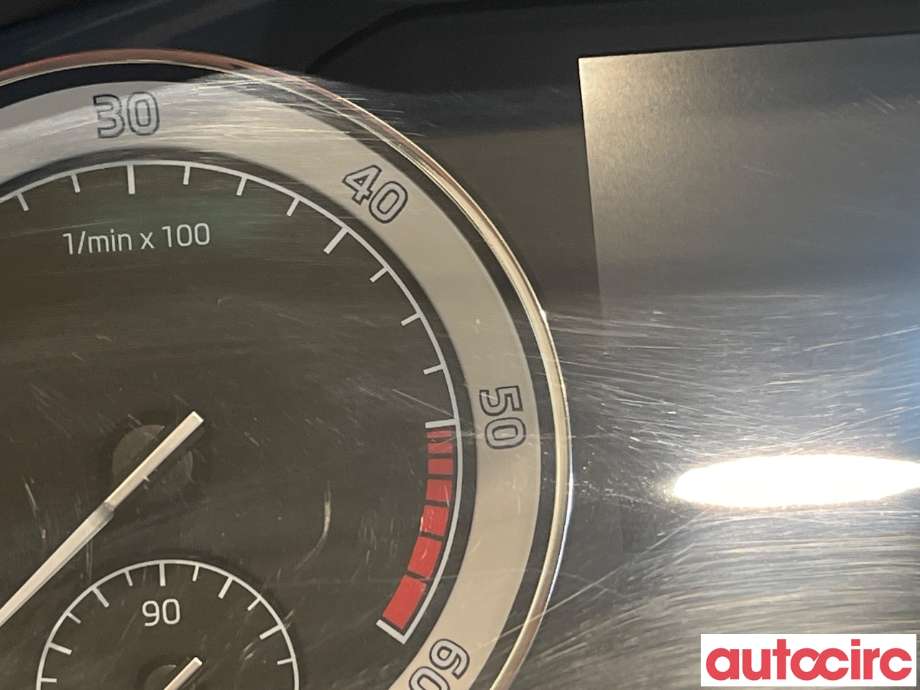 Instrumentpanel til Škoda Superb 2015-->> (Type III)  (SKODA|3V0920711|)