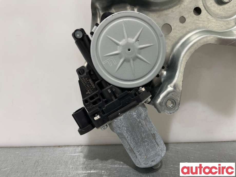 Ruteheis venstre foran til Mitsubishi Outlander 2015-->> (Type III, Fase 2)  (MITSUBISHI|5713A385|262100-5380)