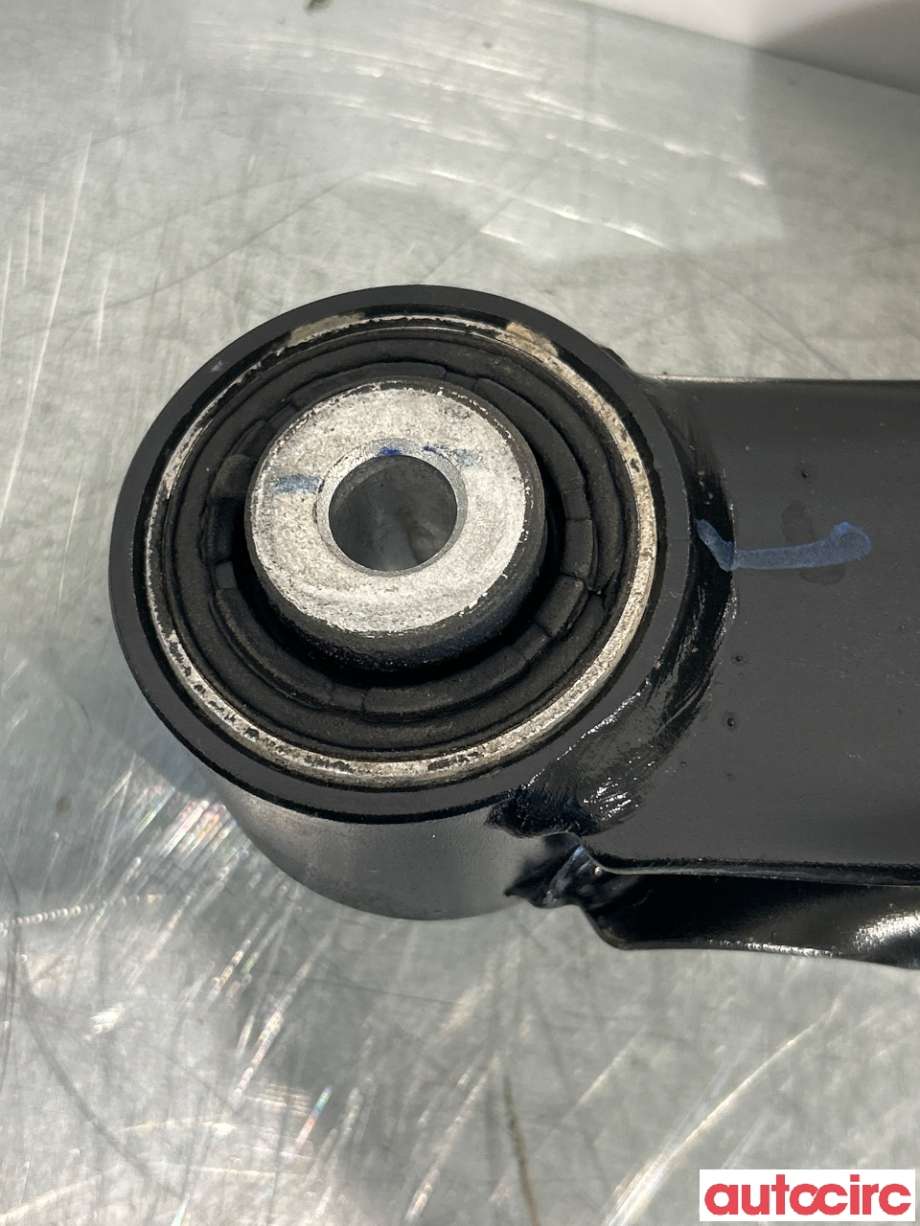 Bærebru høyre bak til Volvo EX30 2023-->> (VOLVO|80016040|R6608045152|80010427)