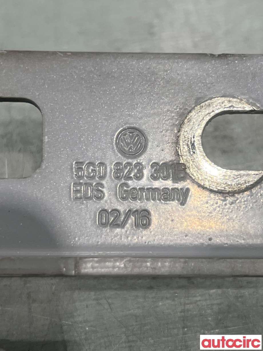 Panserhengsler til VW e-Golf 2014-2017 (Fase 1)  (VOLKSWAGEN|5G0823301B|)