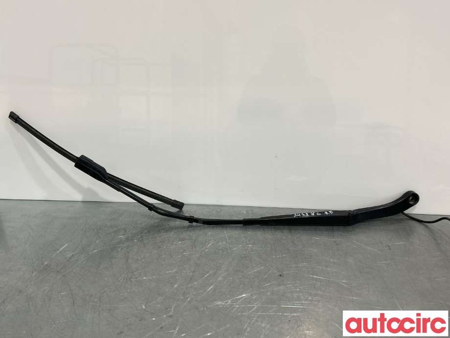 Viskerarmer frontrute til Tesla Model Y, 2021-2024 (Type I)  (TESLA|1490249-00-C)