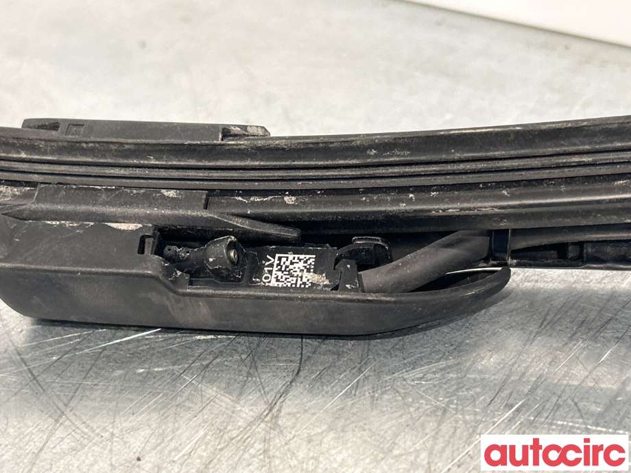 Viskerarmer frontrute til Tesla Model Y 2021-2024 (Type I)  (TESLA|1490249-00-C|)