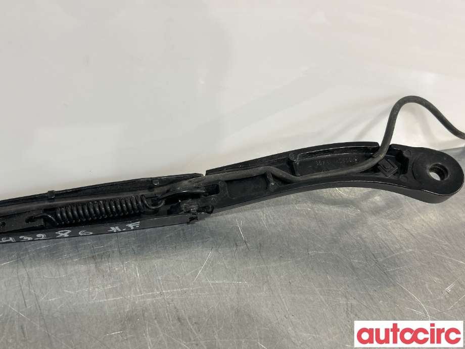 Viskerarmer frontrute til Tesla Model Y 2021-2024 (Type I)  (TESLA|1490249-00-C|)