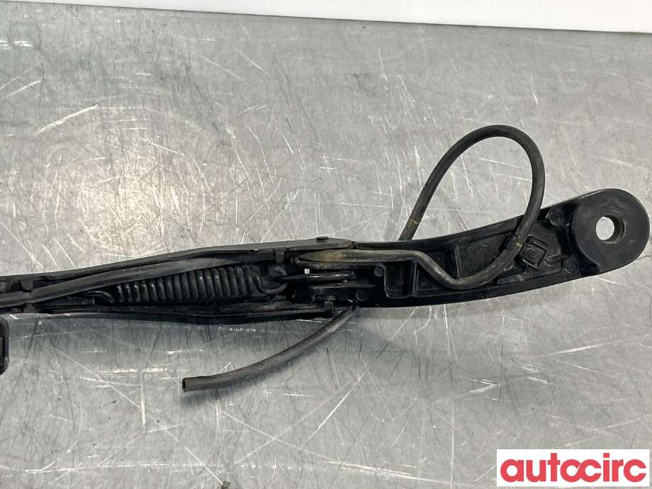 Viskerarmer frontrute til Tesla Model Y 2021-2024 (Type I)  (TESLA|1490246-00-C|)