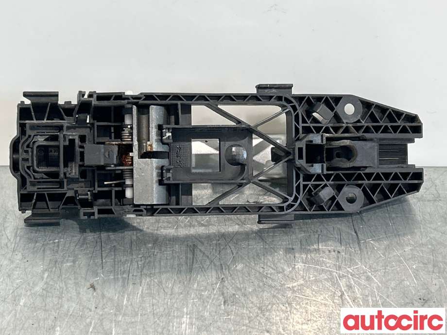 Dørhåndtak utv høyre bak til VW Tiguan 2011-2016 (Type I, Fase 2)  (VOLKSWAGEN|5N0837205M|5N0839885H|)