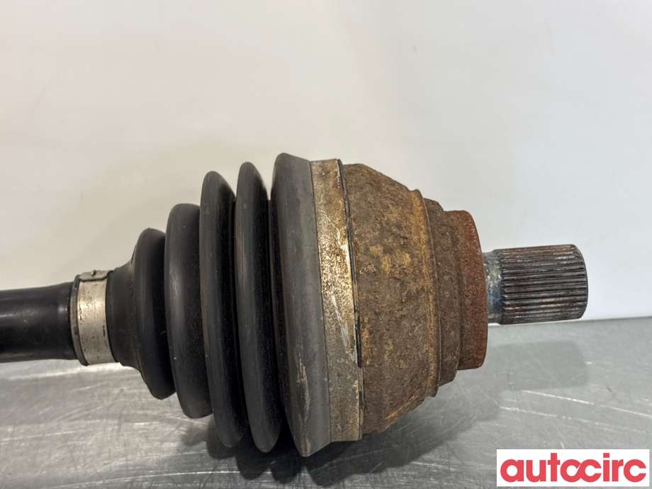 Drivaksel venstre foran til VW Tiguan 2011-2016 (Type I, Fase 2)  (VOLKSWAGEN|5N0407763FX||3Q0407271CF)