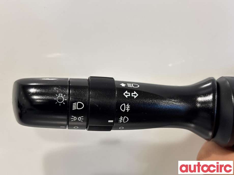 Bryter blink til Toyota Avensis 2009-2015 (Type III, Fase 1) (TOYOTA|8414005200||05200)
