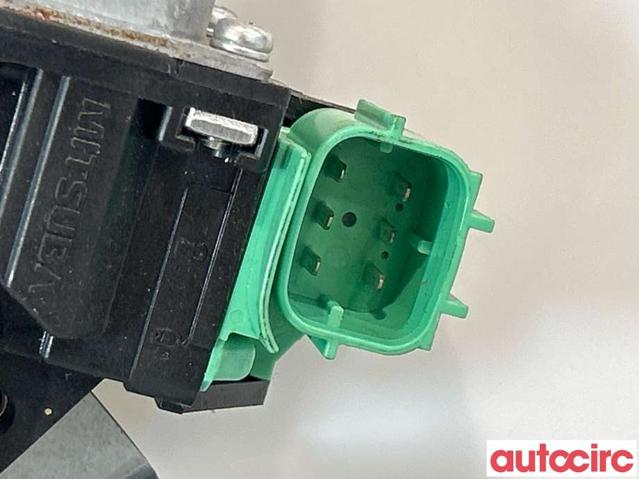 Ruteheis venstre foran til Nissan NV200 2010-2019  (NISSAN|80721BJ00B|80731BJ30A|80701BJ30B0C)